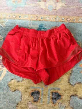 Lululemon Hotty Hot shorts